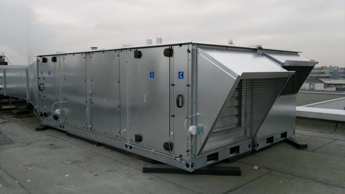 Large rooftop air handling unit
